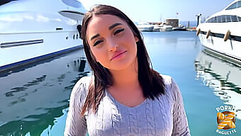 Guarda Come Questa Sexy Italiana Si Fa Porca In Questo Video Hot