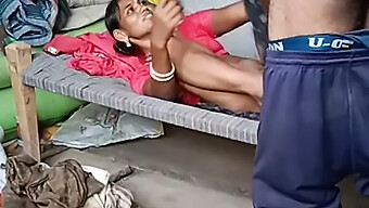 Video Seks Malam Pertama Seorang Bhabhi India Matang