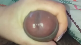 Quick Hand Job With No Cumming