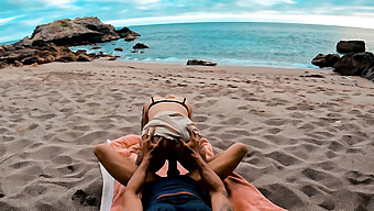 Sesso Amatoriale Sulla Spiaggia Con Un Grosso Cazzo