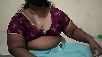 Les Gros Seins D'Une Tante Indienne Et Sa Grosse Bite