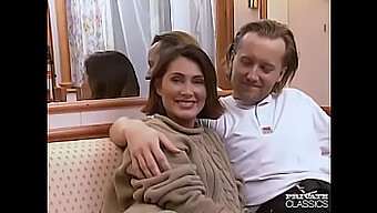 Orgasmo Retro De Gina: Una Experiencia De Garganta Profunda