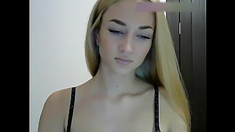 Watch This Amateur Webcam Model In Action On Supcams.Com