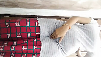 Desi Girl Masturbates In Homemade Video