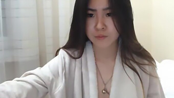 Cumming In Pov: A Korean Girl Squirts On Camera