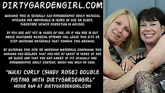 Sindy Rose Og Donna Flower Engagerer Sig I Dobbelt Fisting Og Anal Penetration