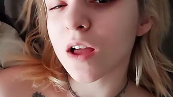 Intense Orgasm Up Close With Amateur 18-Year-Old