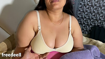 Hindimilf Saa Creampied Mukaan Bhai