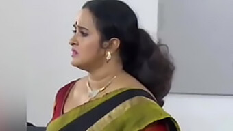 Mallu Aunty De Bunda Grande Faz Um Boquete E Fode Com Força