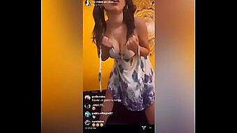 ライブティーン(18+)がアマチュアビデオで彼女のスキルを披露