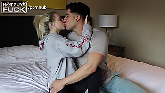 College Football Star Gets His Cock Filled With A Tiny Tatted Blonde Vaper'S Pussy