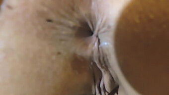 Una Rubia Explosiva Tiene Su Coño Apretado Estirado En Hd