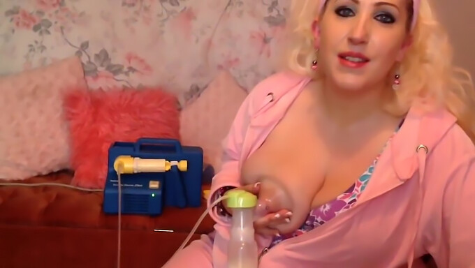 Olgun Ingiliz Milf Kristin Kane Bu Videoda Göğüslerini Pompalıyor