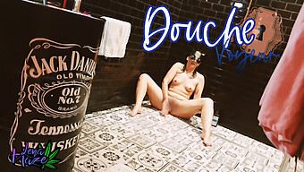 Joven De 18+ Se Masturba En La Ducha De Jack Da