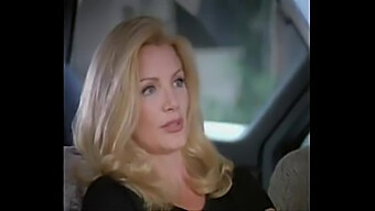 Shannon Tweed Opplever Sin Første Solo I Hd.