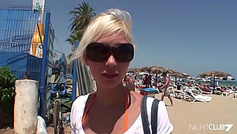 Blonde Babe Cristal Cherry Søger Vild Ibiza-Samling